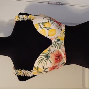 EUC 34DD Shade & Shore bikini set